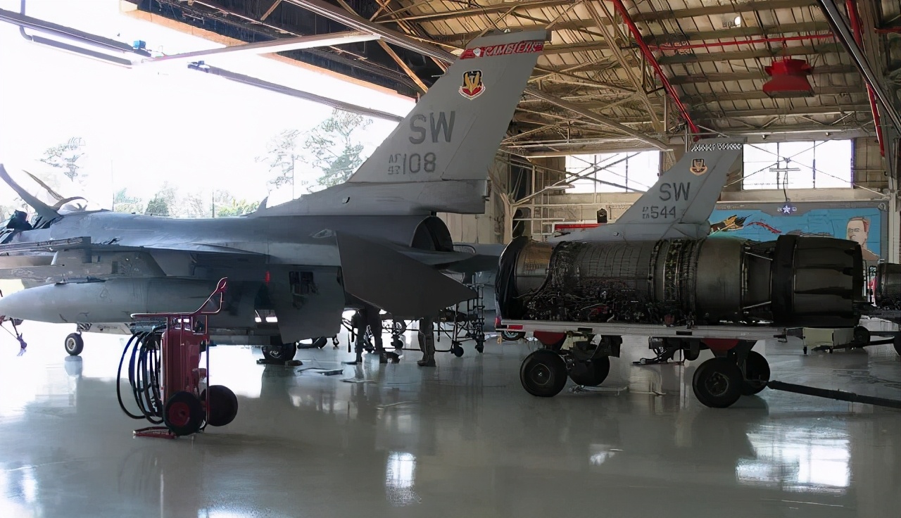 飞不远、呆不久：中国舰载预警机实战性能，仍