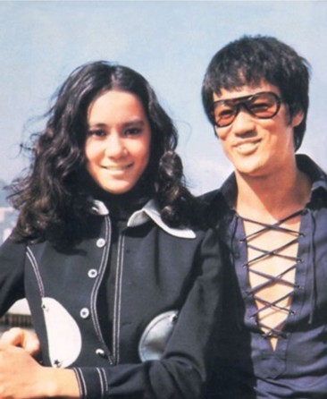 艷星丁佩情史：李小龍，向華強(qiáng)都在其列