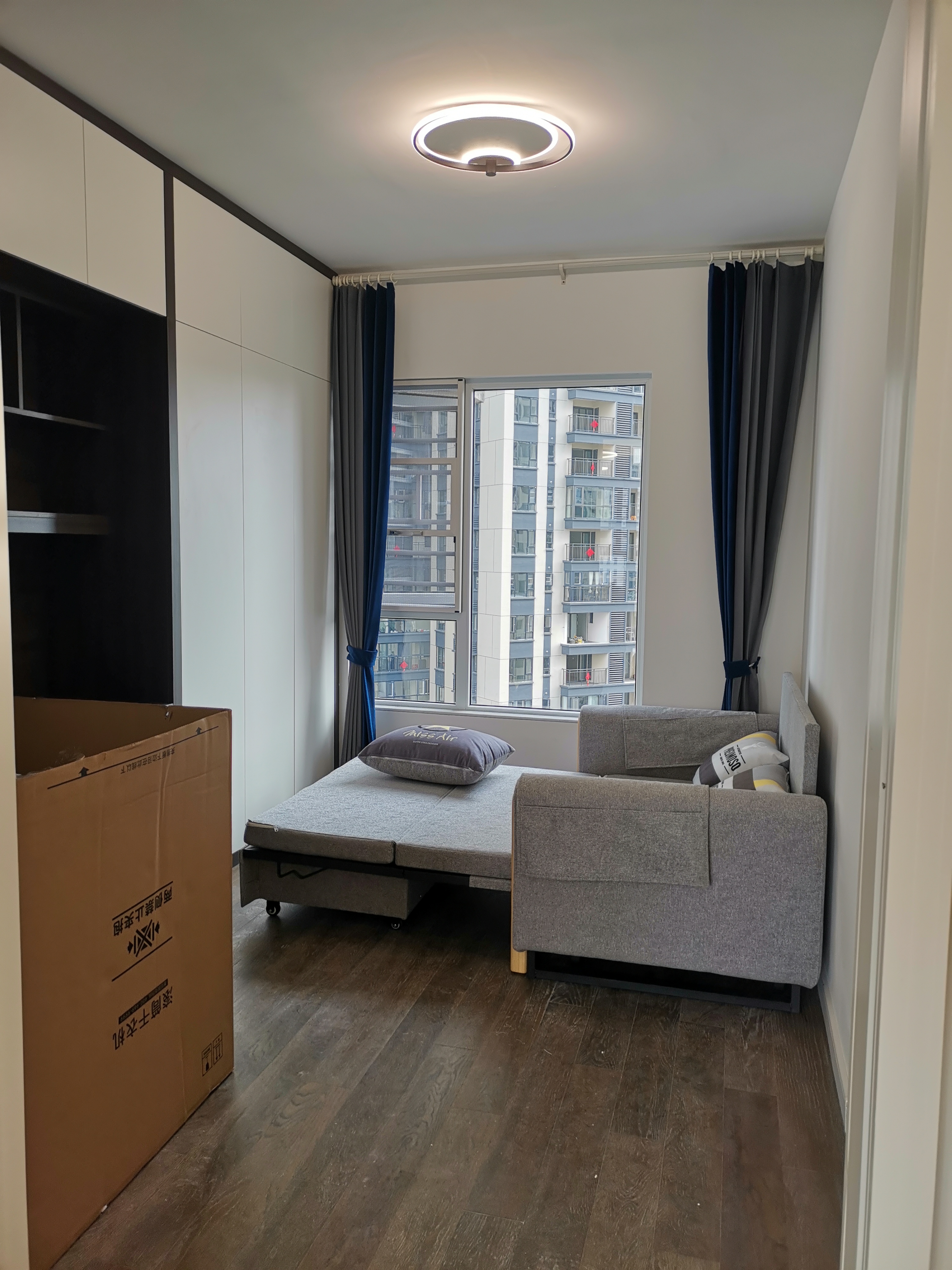 贵阳万科翡翠天骄112㎡精装房改造-现代极简风格,品味家的味道