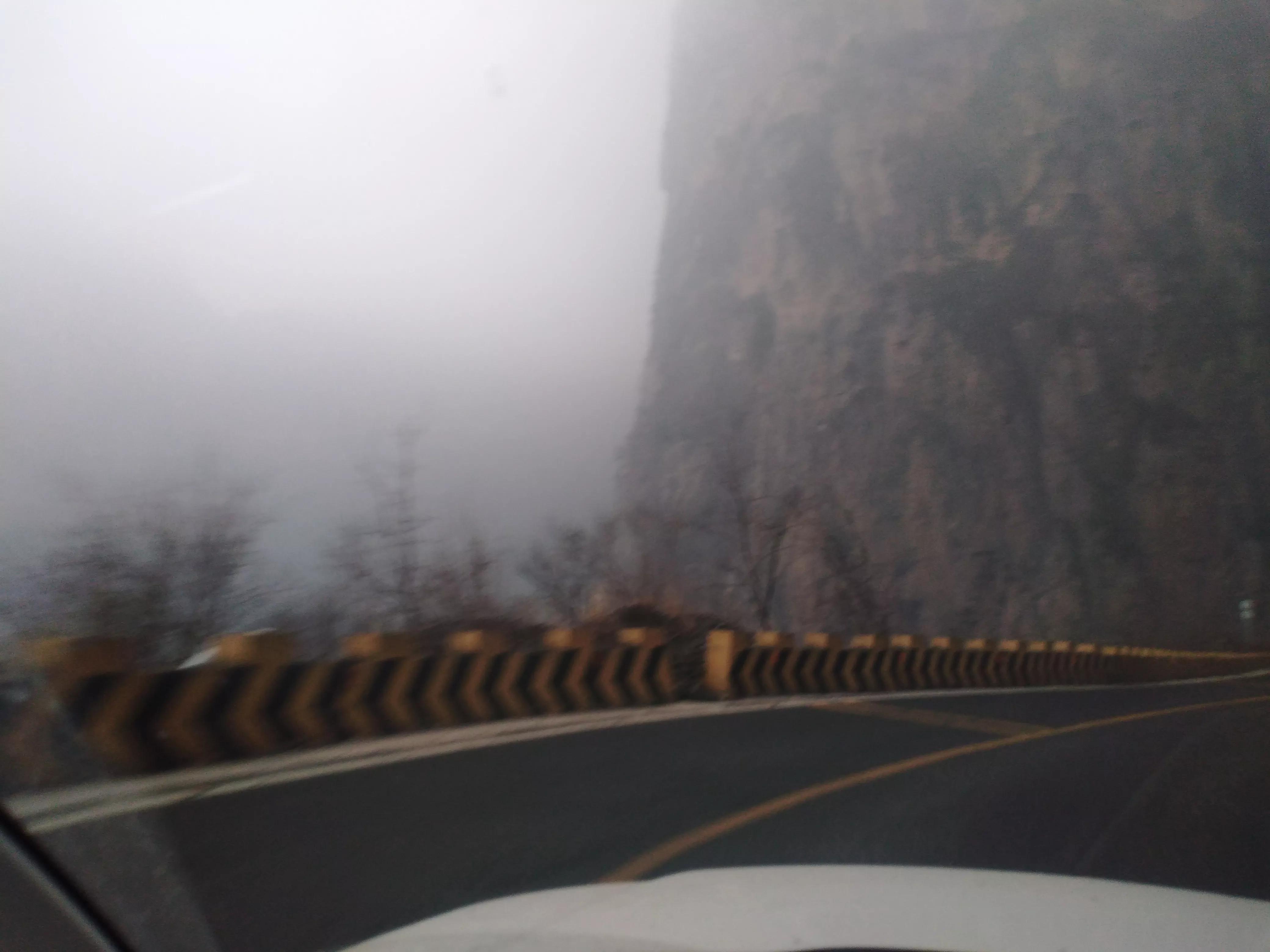 這條盤山公路，各種彎道隧道繞，就藏鄭州周邊，你知道哪兒嗎