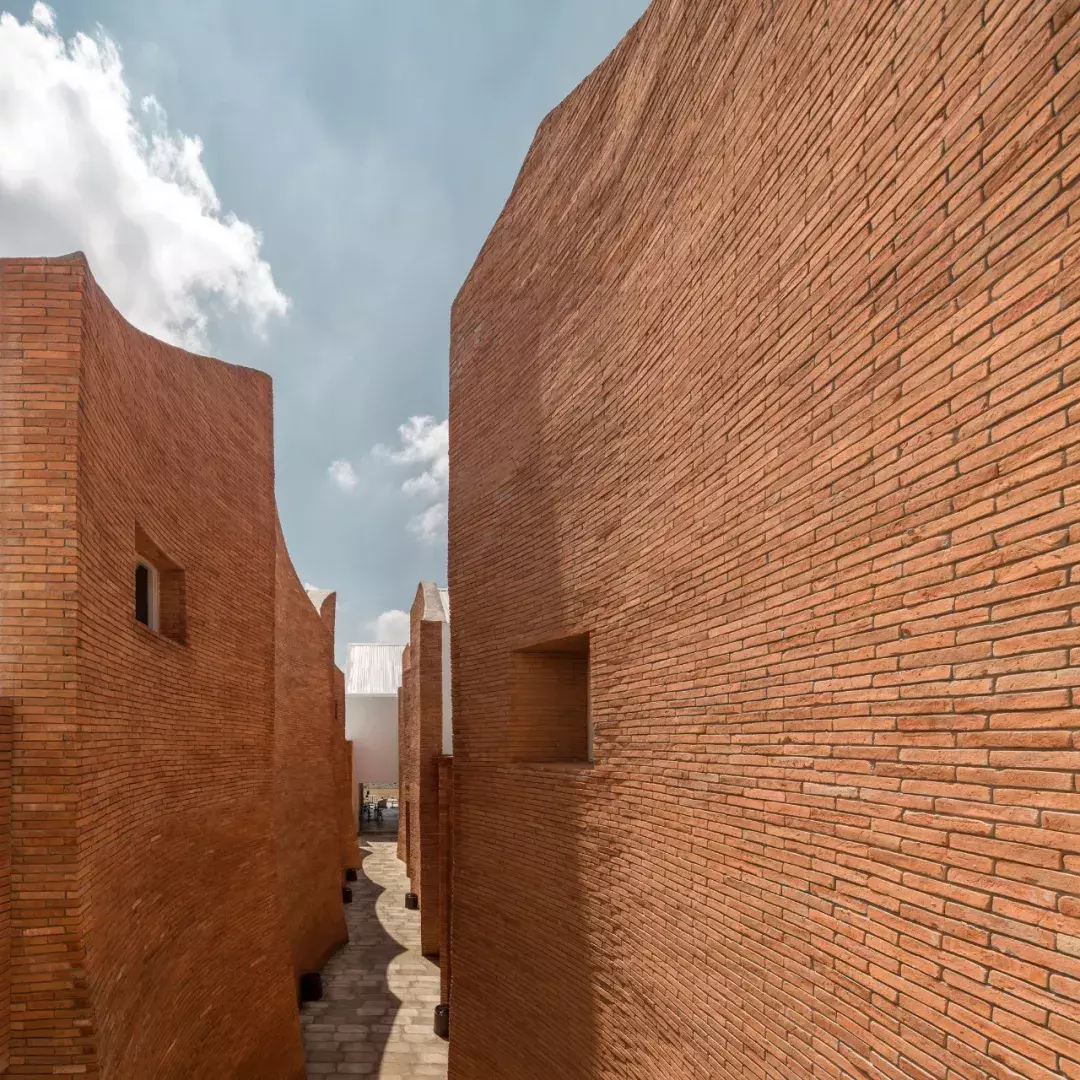 10个建筑案例，带你感受“砖”的魅力！