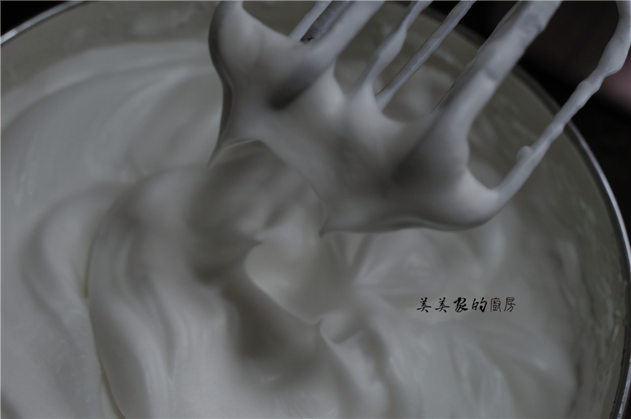 做蛋糕，我從不用麵粉，這樣做，隨意攪拌不起筋，好吃不長肉