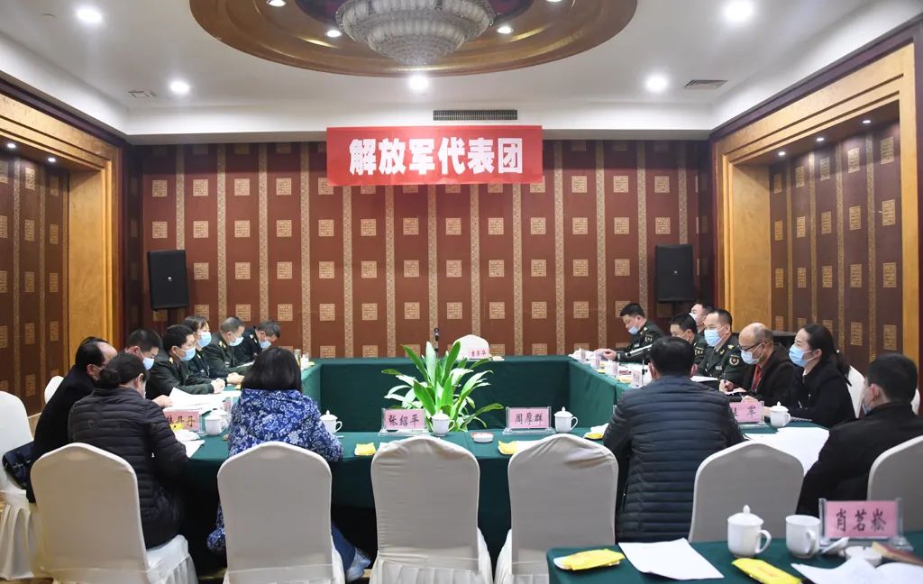 【图片新闻】市五届人大五次会议各代表团举行分组讨论