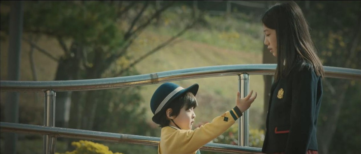 韩剧《窥探》：踩老鼠的女学生就是崔洪珠，她不会是朴警官的女儿