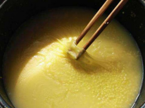 图片[3]-熬小米粥做法步骤图 有厚厚米油-起舞食谱网