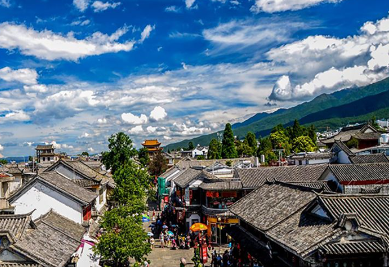 云南黑旅游横行霸道：不买东西就要被骂穷鬼，游客：基本的尊重呢