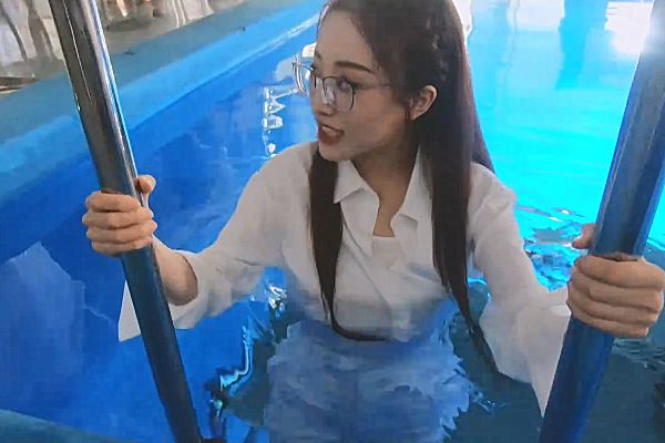 训练生水下舞台开启，喻言怂包，戴萌怕凉，安崎画风突变：厉害