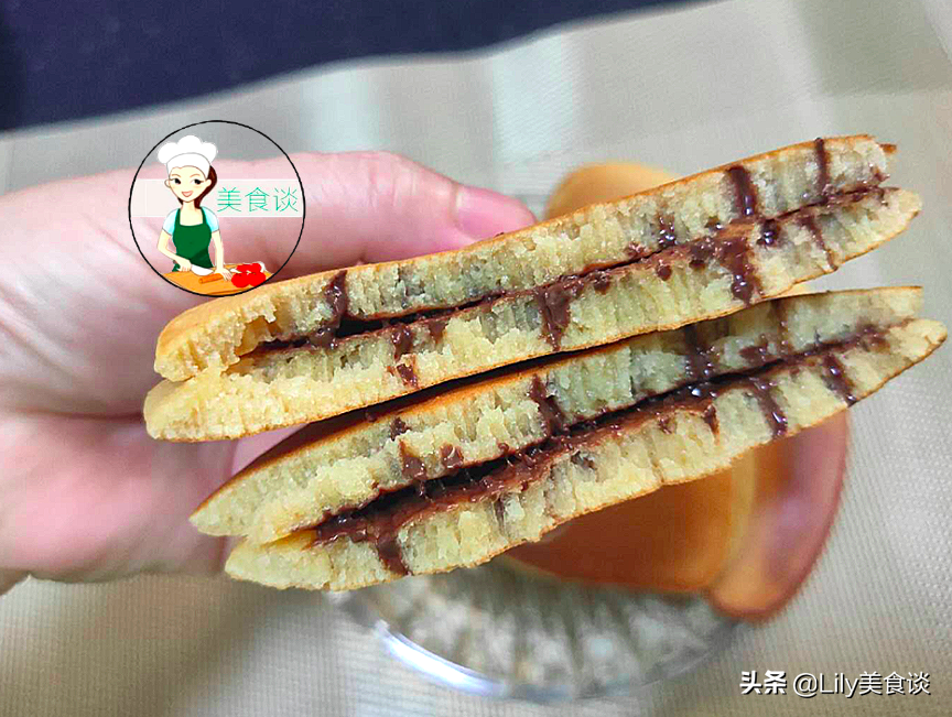 早餐儿子就认这饼，不用烤箱，平底锅一烙就好，隔三差五点名要吃