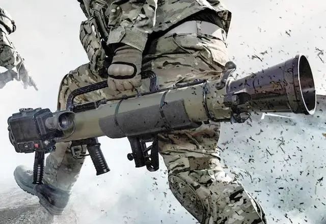 实战镜头：猪队友自己找死！武装分子被RPG尾焰