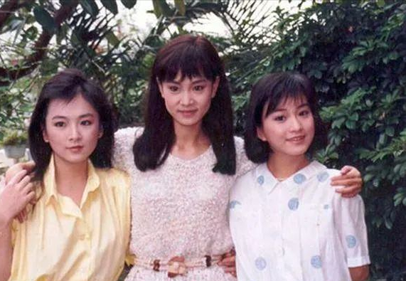 10年前丈夫意外坠楼去世，膝下无儿无女，如今刘雪华过得怎么样？