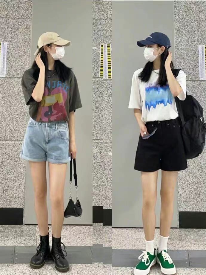 时髦个性的“印花T恤”，夏天这样穿才好看！让你告别路人感