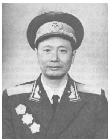 华中野战军4个纵队司令员，年龄最大者没军衔，