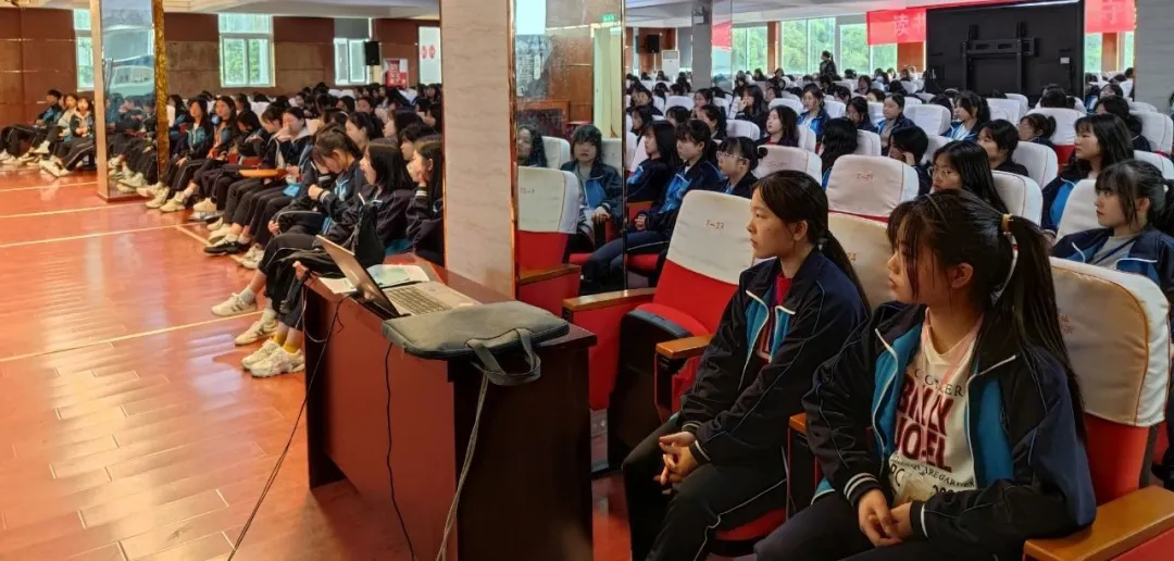 达州职高学前教育及艺术专业部1+X幼儿照护技能等级证书宣讲活动