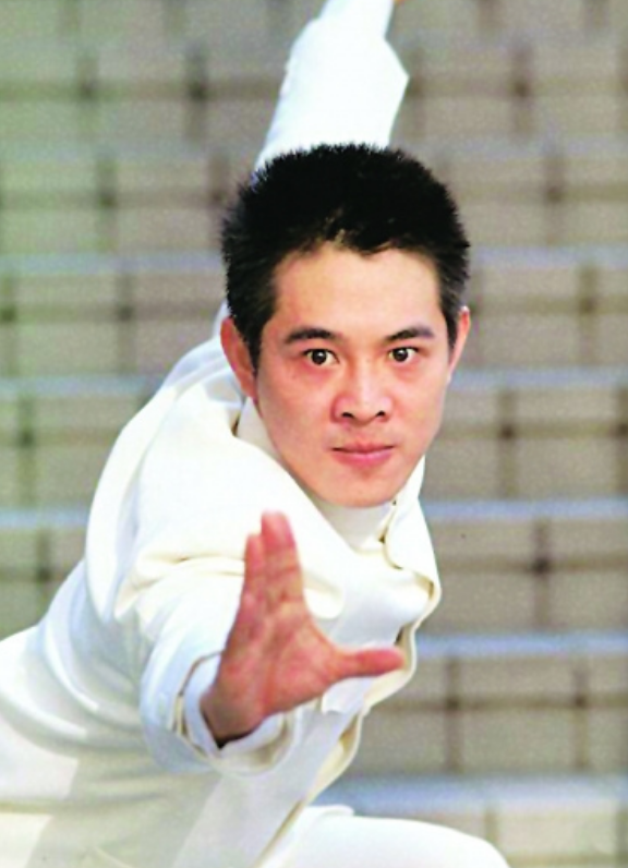 李连杰大火后，请大哥做助理年薪120万，为啥二