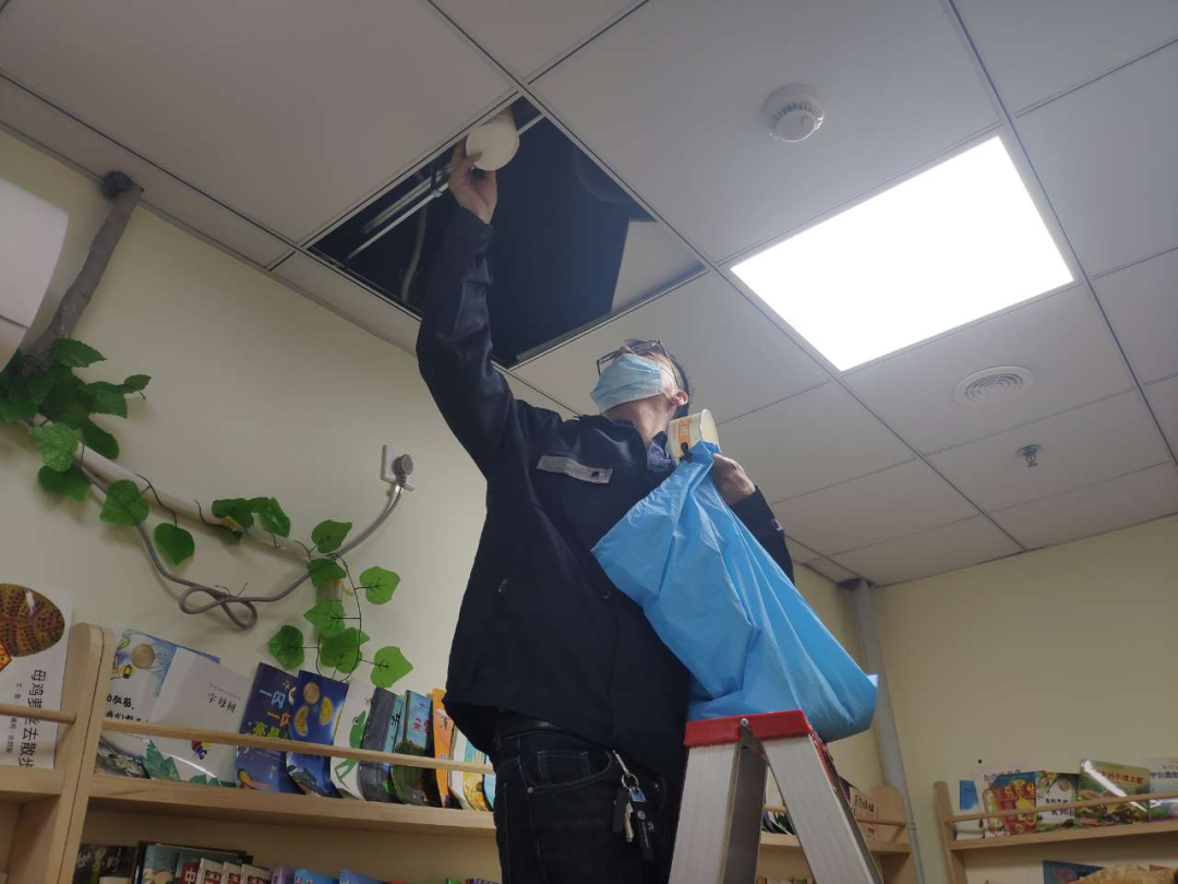 貓一樣的男人，提供24小時上門服務(wù)