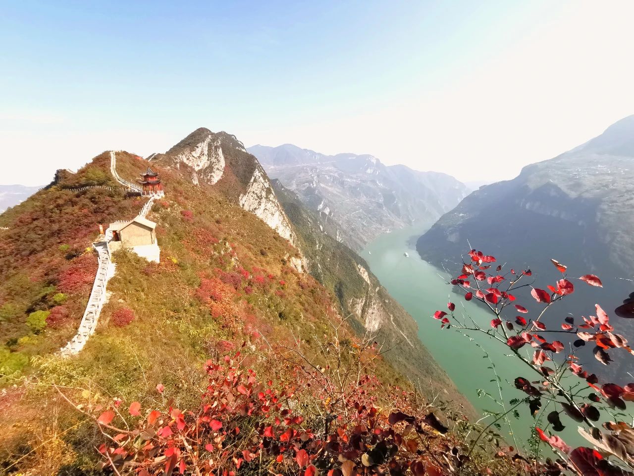 重庆冬季旅游的两极：去仙女山赏雪，去巫山看红叶，都有直飞航线