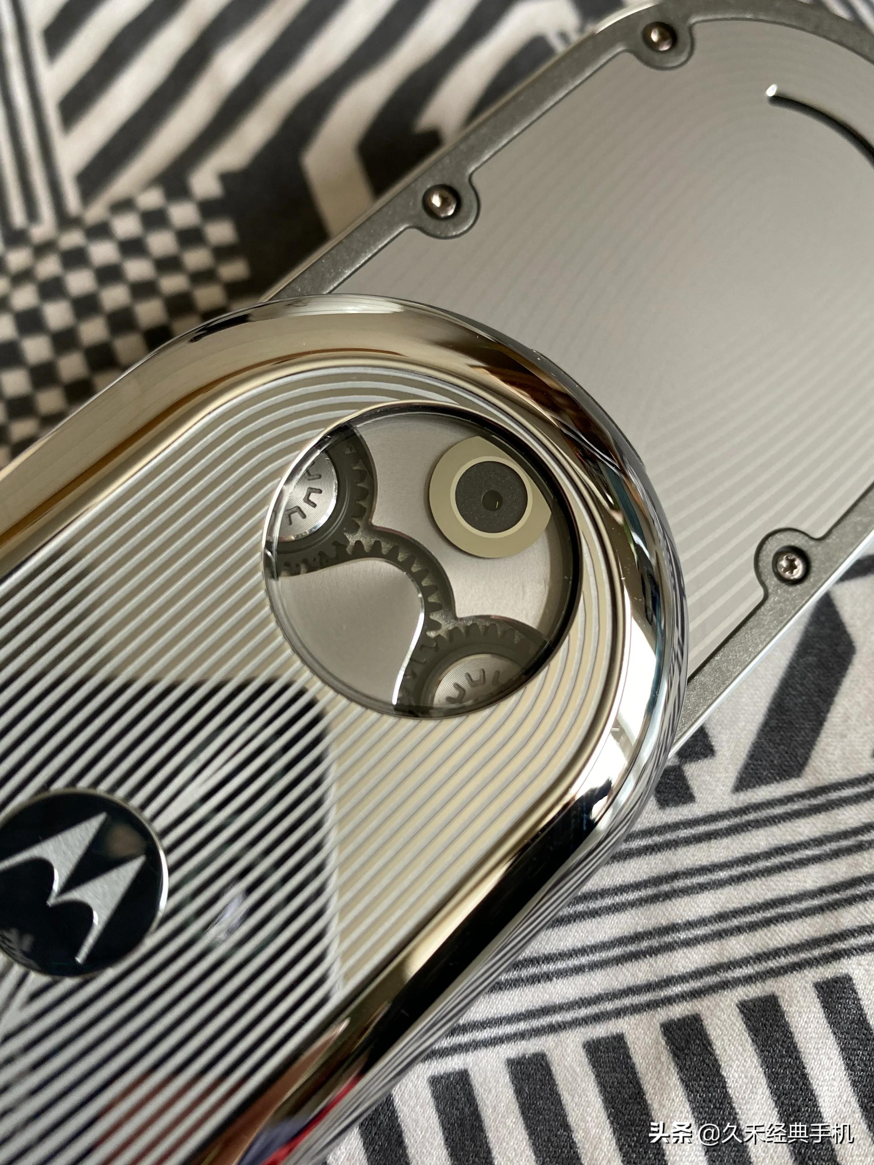 2008年的万元机，摩托罗拉aura r1鉴赏！