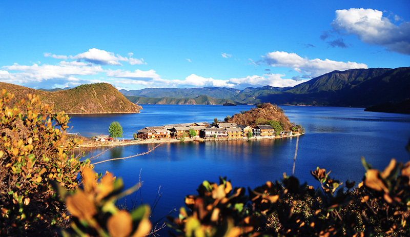 Coming to Lugu Lake will make people wonder if they are willing to forget the time and forget themselves in their dreams