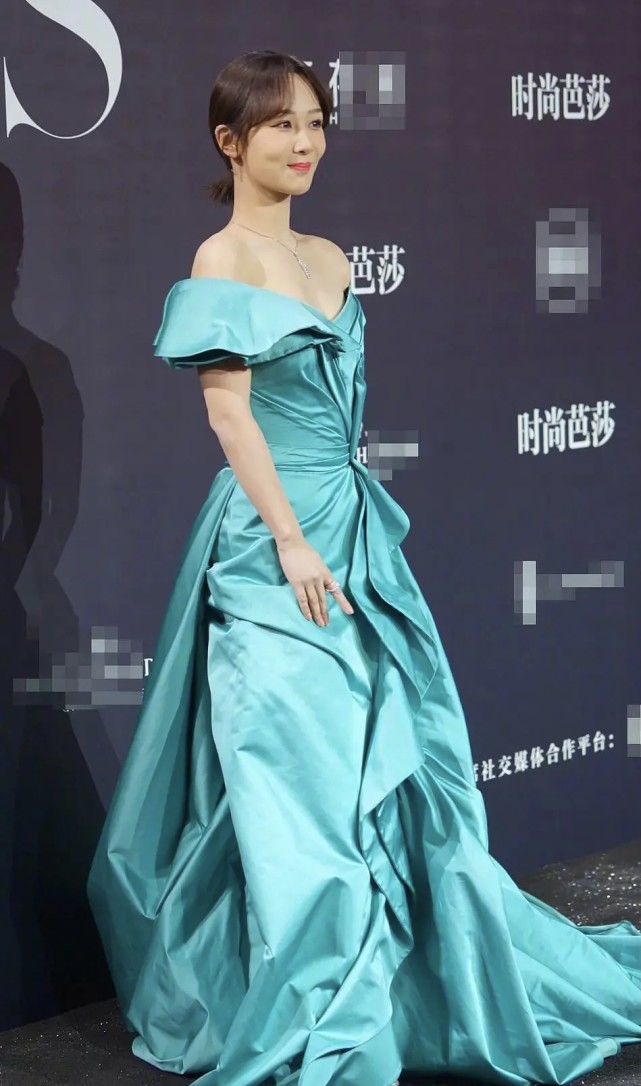 Bashapa is contended for to female star strange bottle colourful, baby wears half clairvoyant outfit to play conservative, ni Ni is temperamental and optimal