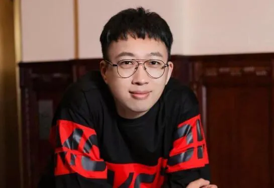 于正旗下有“四大御用”男主，另外3位红到发紫