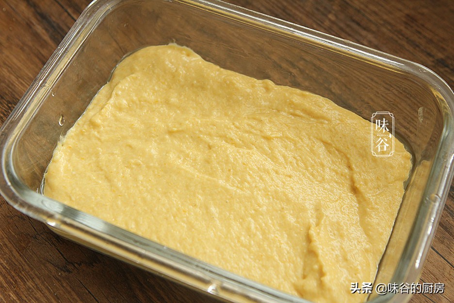 秋天给孩子吃此糕点，一搅一蒸就搞定，香甜又软糯，好吃不上火