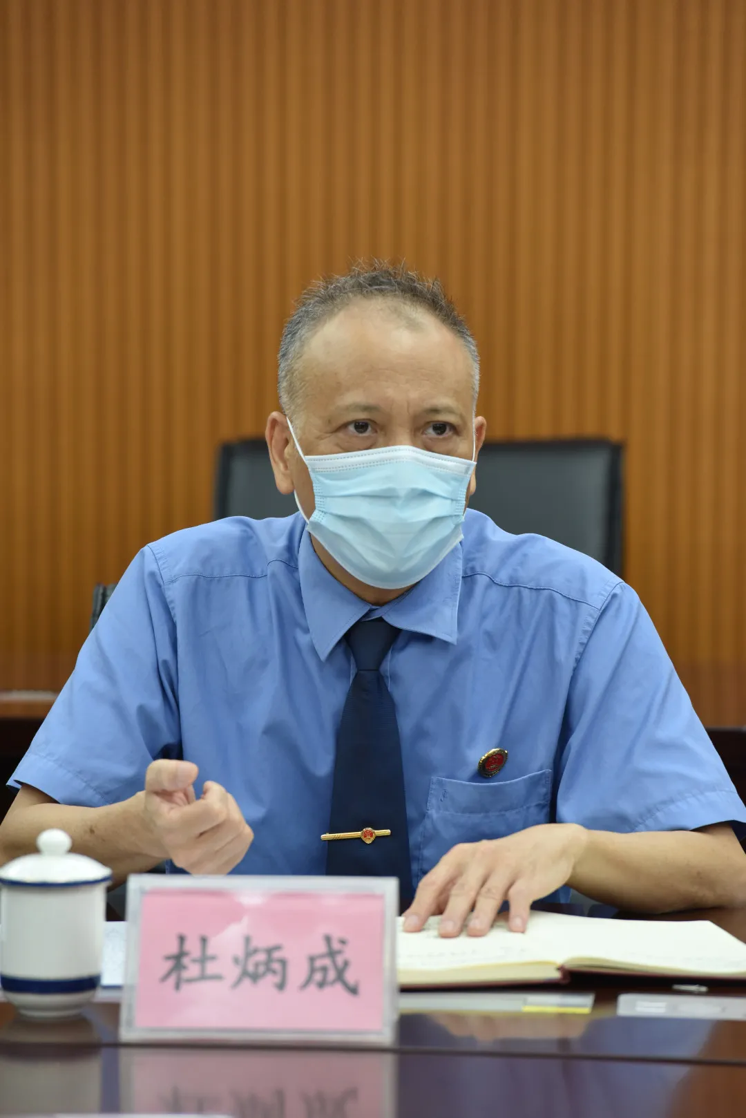 主任陈华富率领区人大调研组对区人民检察院的法律监督工作进行调研指