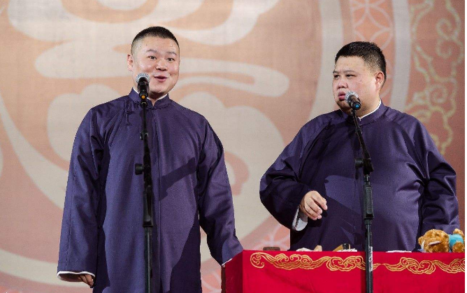 悲惨岳云鹏：因6块钱被骂3小时，台上被曹云金打