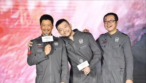 硬汉吴京的蜜糖婚姻：20亿身价背后，是妻子谢楠的一句“我养你”