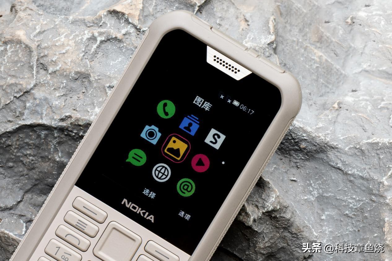 内味道十足的Nokia800，是青春的气息