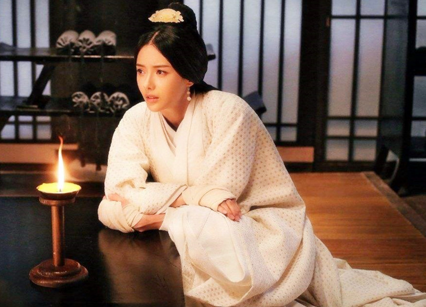 英雄难过美人关，一代枭雄曹丕，为何要赐死甄宓？