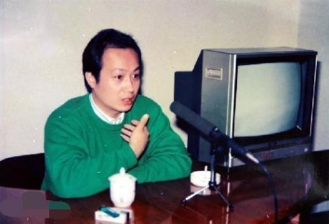 在罗京葬礼上哭的几乎休克的刘继红，为何却在