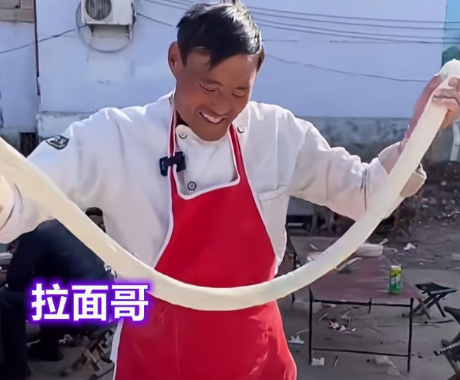 一夜爆红的拉面哥，正在被网红逼上绝路：流量时代的悲哀还在重演