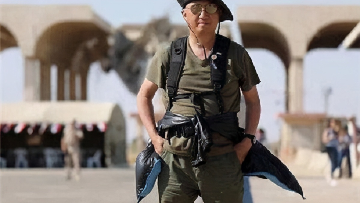 中国记者为报俄特种兵救命之恩，用一生去照顾他的妻儿，如今怎样