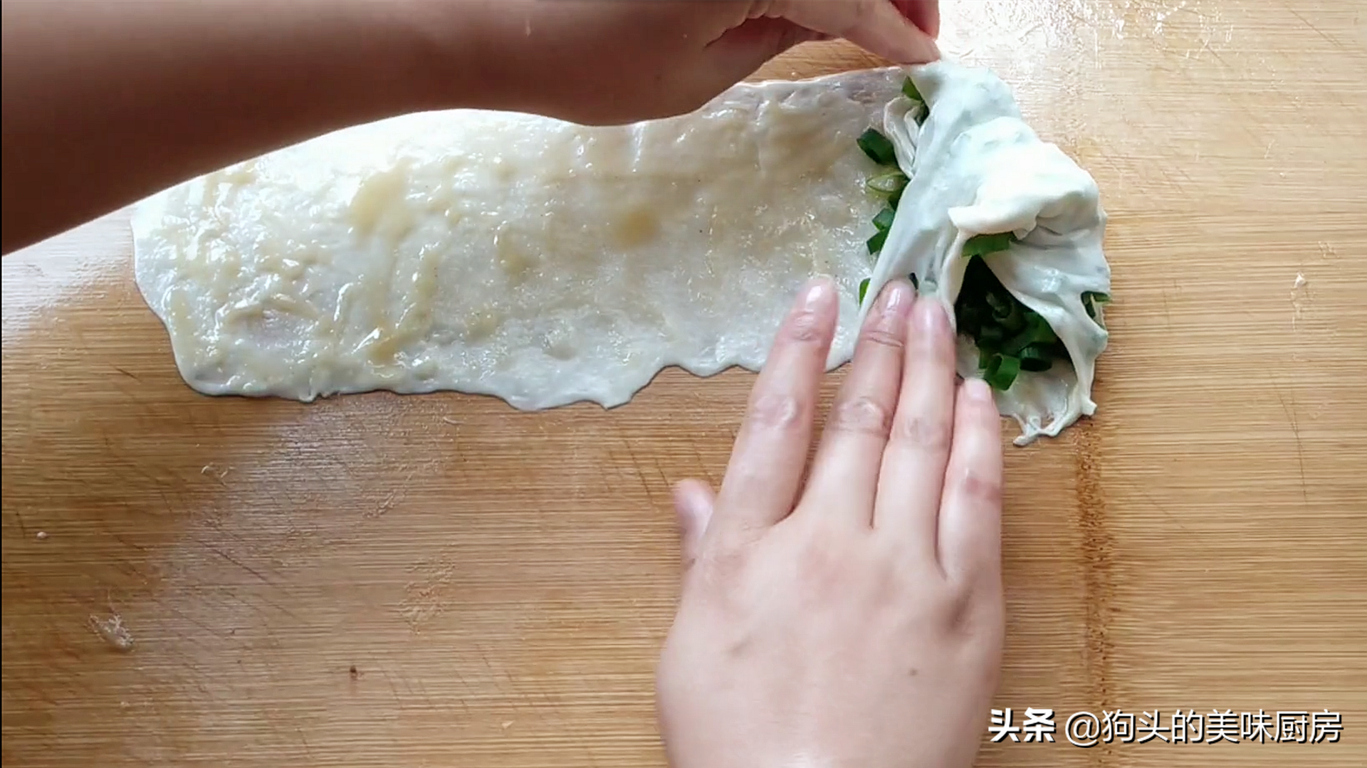 蔥油餅這樣做才外酥裡軟，和麵很關鍵，做對了比手抓餅還好吃