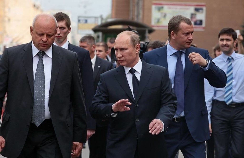 普京大帝的保镖，长相不许出众，身高体重有要