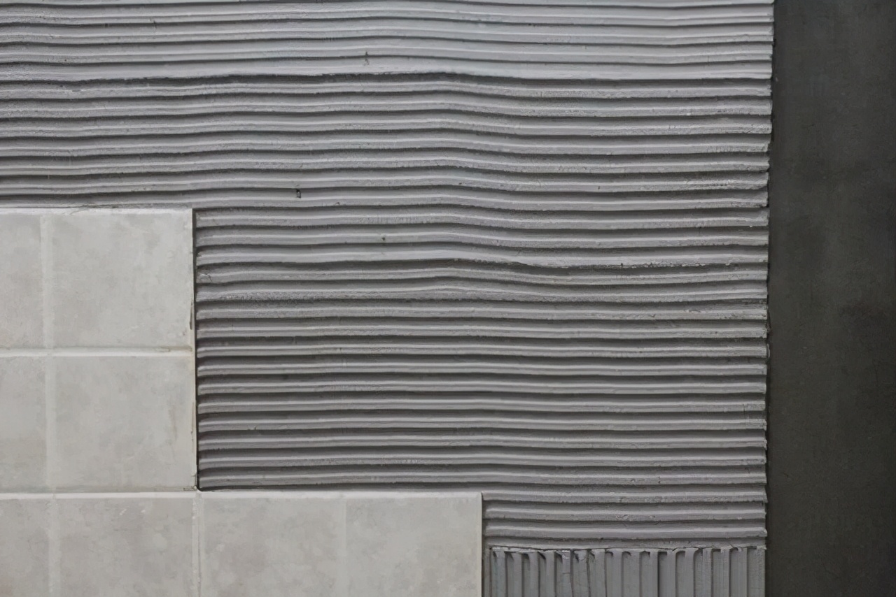 What is the difference between tile adhesive and tile adhesive?Which