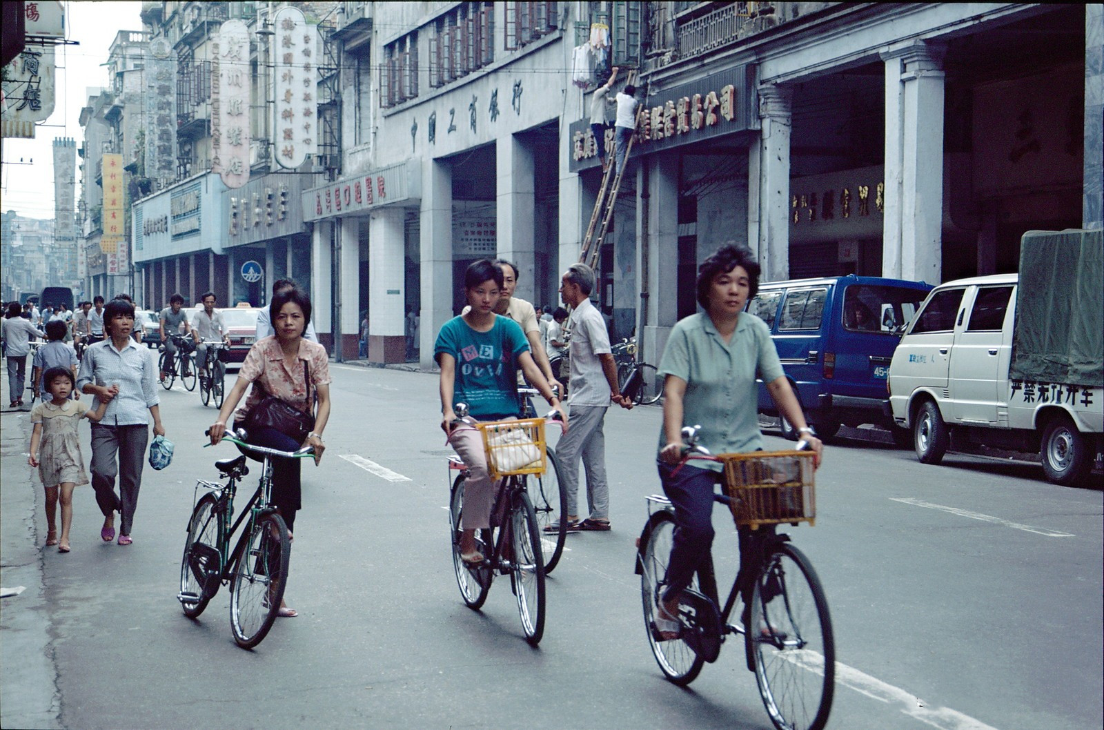 老照片：1986年的广州，给你看一个已消失多年的老“羊城”
