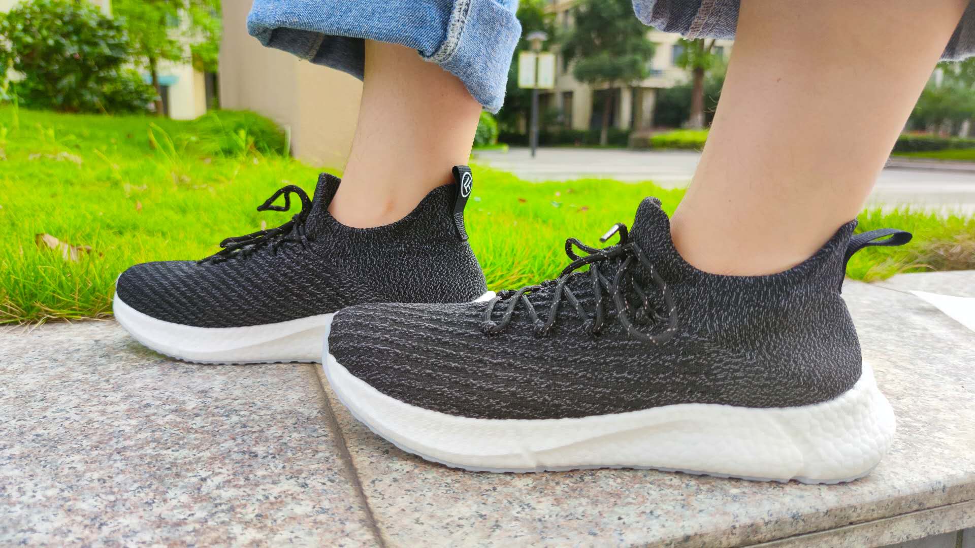 轻柔舒适，这样的超轻跑鞋你确定不来一双么？