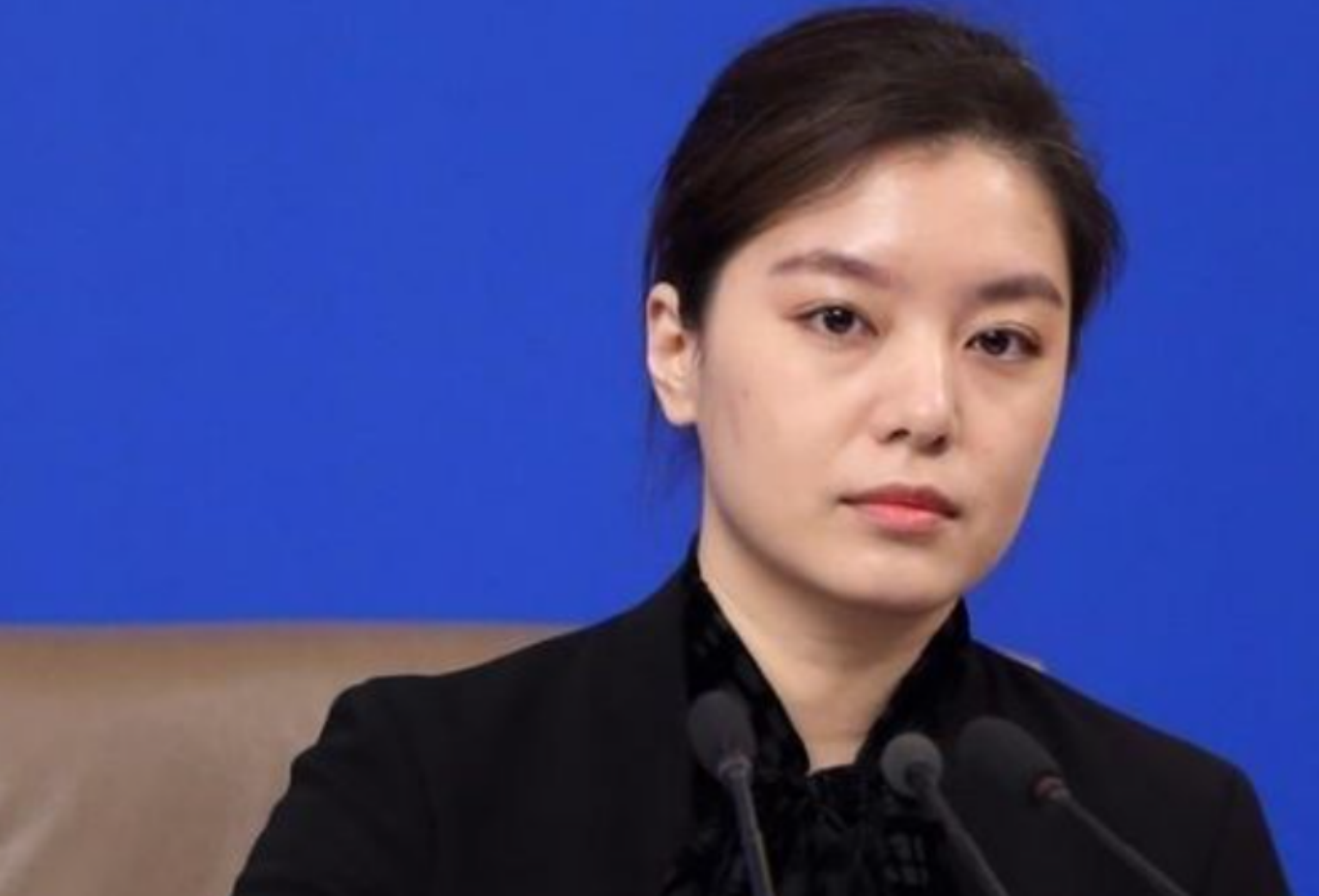 "The Most Beautiful Translator" Zhang Jing 16 minutes of shorthand