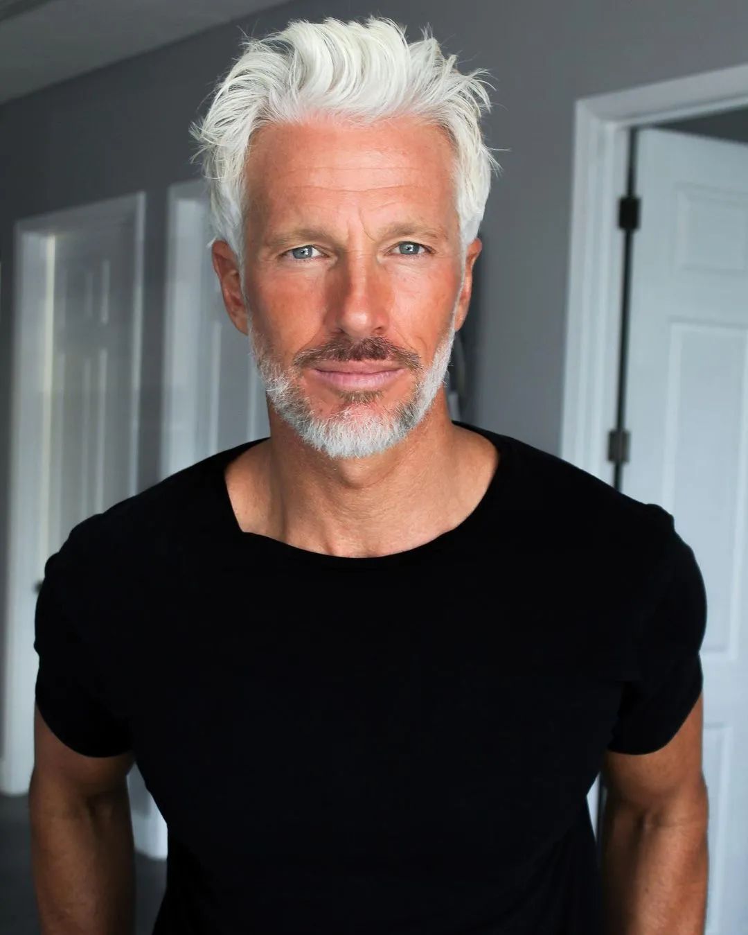 The 44 Year Old American Male Model Became Popular On The Internet And The Silver Haired Old