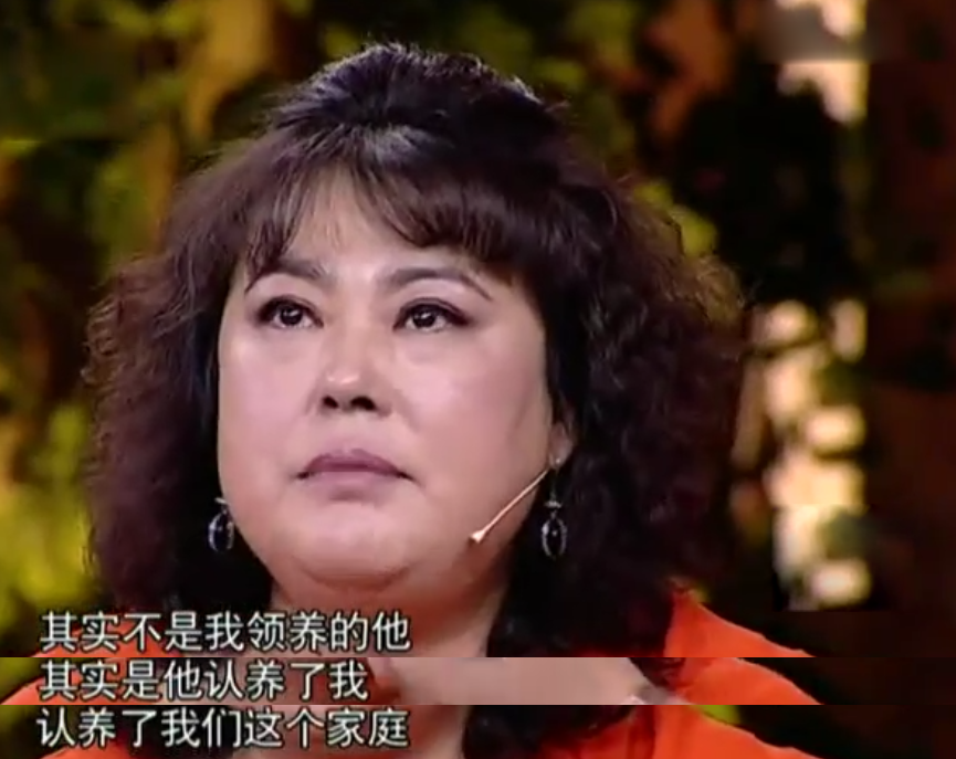 李菁菁：3段婚姻1個(gè)孩子，49歲嫁小21歲丈夫，因詐騙跌落神壇