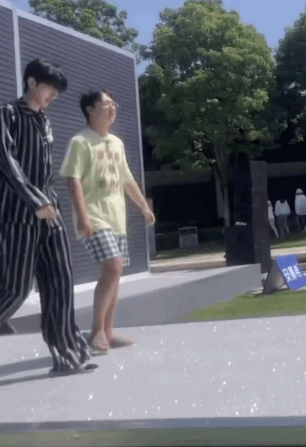 跑男发起投票，昔日顶流不敌蔡徐坤，出道十年