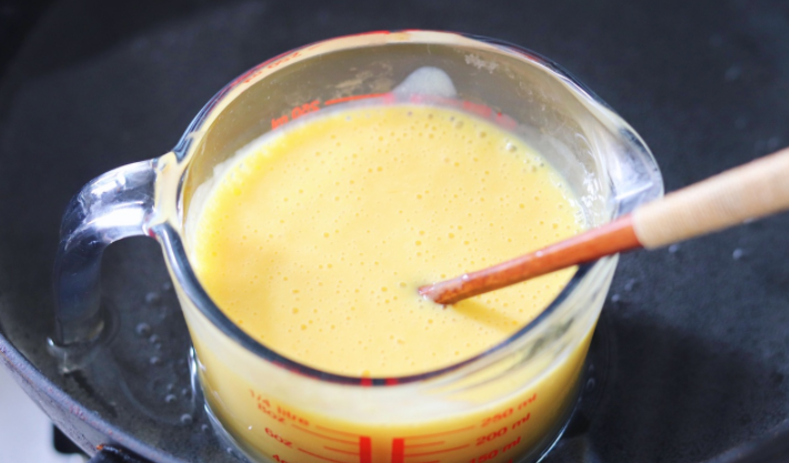 1个芒果，1袋酸奶，教你在家做芒果千层糕，入口香甜真好吃