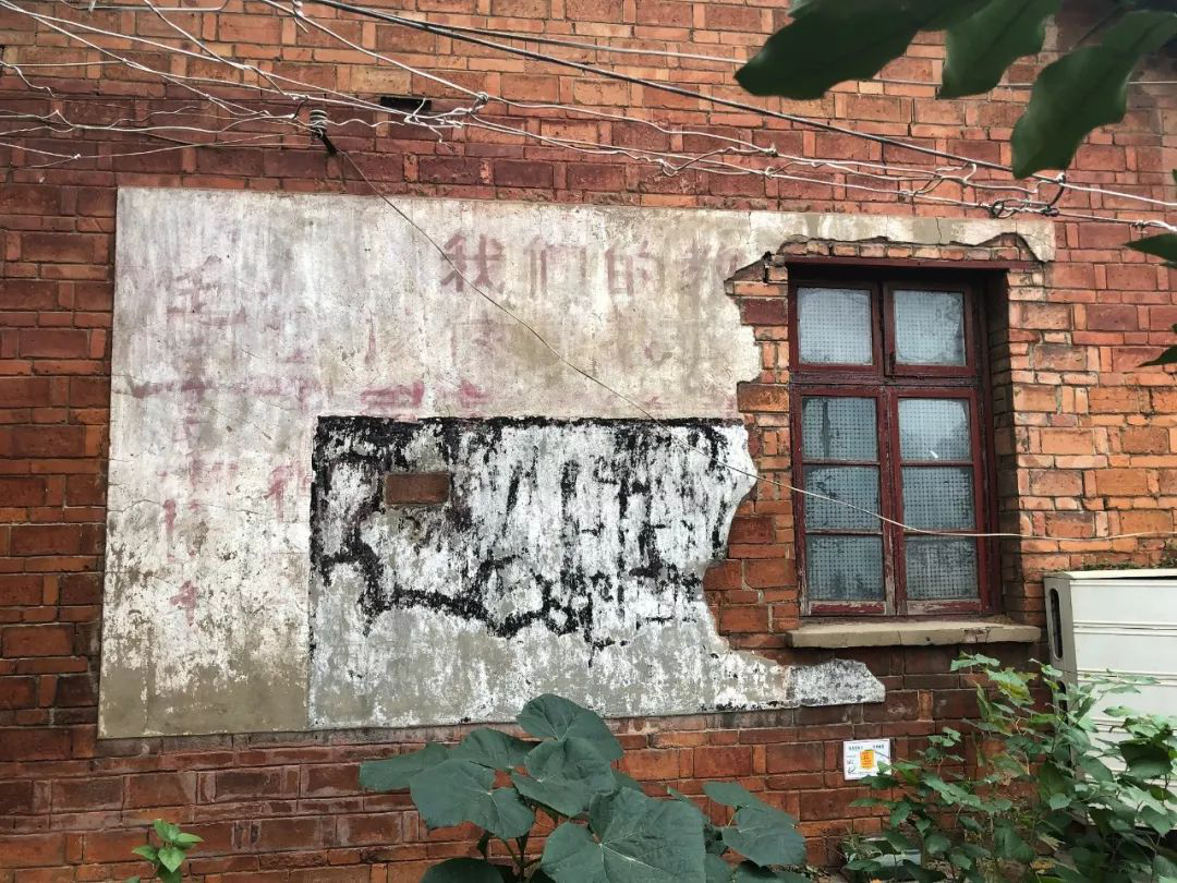 追熱點(diǎn)丨從“語文教師”到“殺人惡魔”，逃亡20年終被判死刑！一文回顧勞榮枝案始末