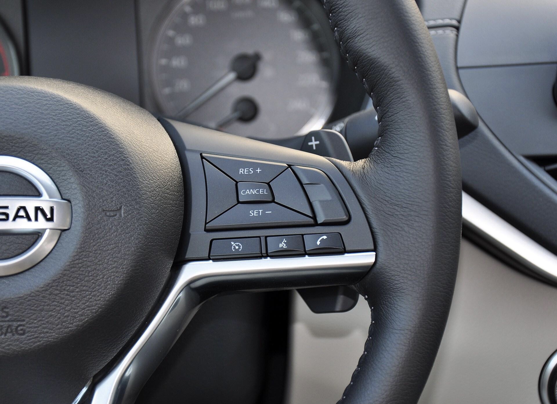 年輕人看雅閣，中年人選凱美瑞，真正懂車的卻會選天籟？