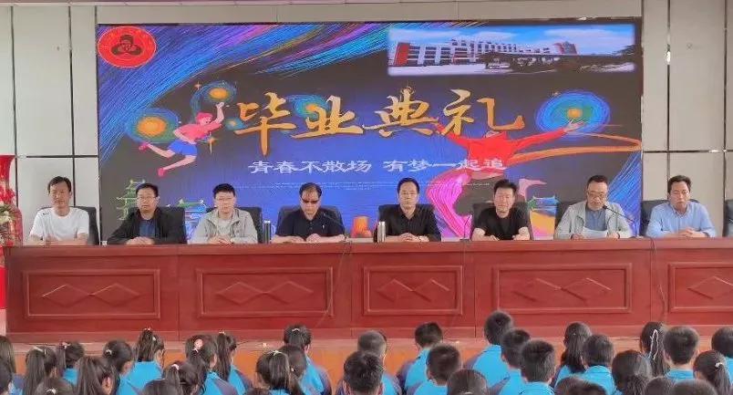 莊浪縣韓店農(nóng)業(yè)中學(xué)怎么樣?2021畢業(yè)典禮(圖2) 莊浪縣韓店農(nóng)業(yè)中學(xué)怎么樣?2021畢業(yè)典禮(圖2)