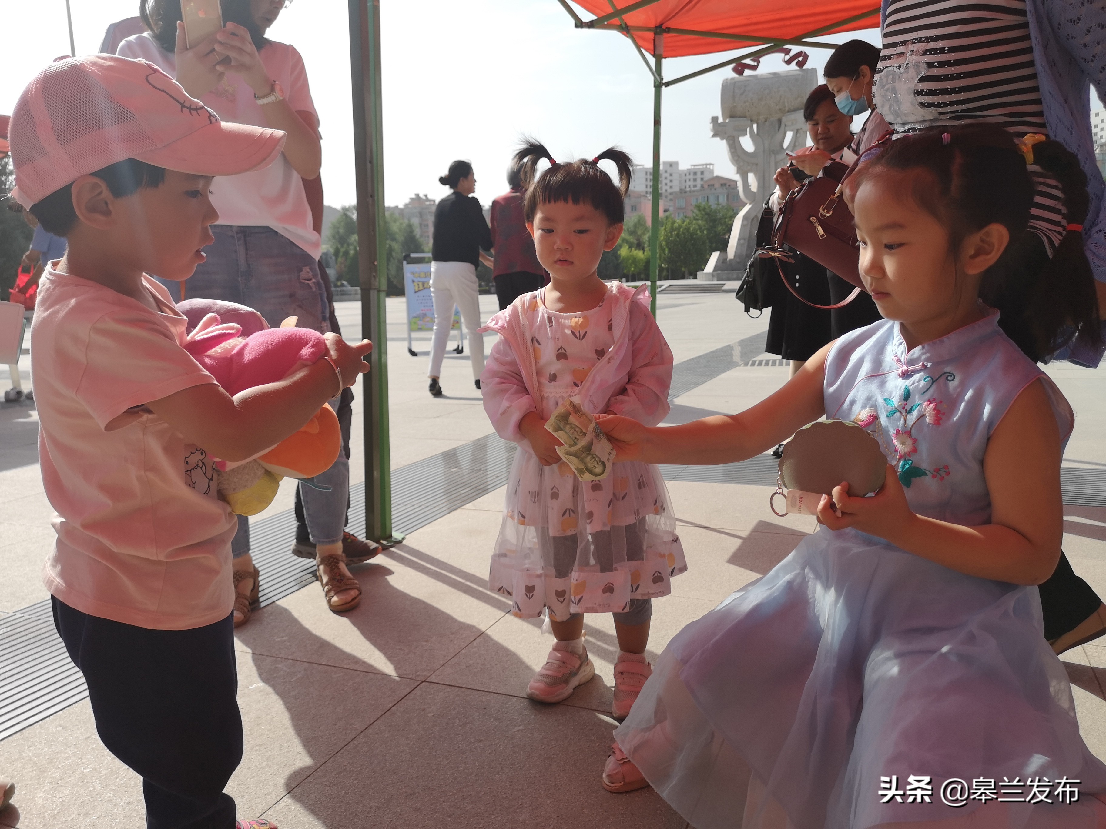 ��С���г������� �����Լ���С���������ʯ�������������չ��С���г�������������������������