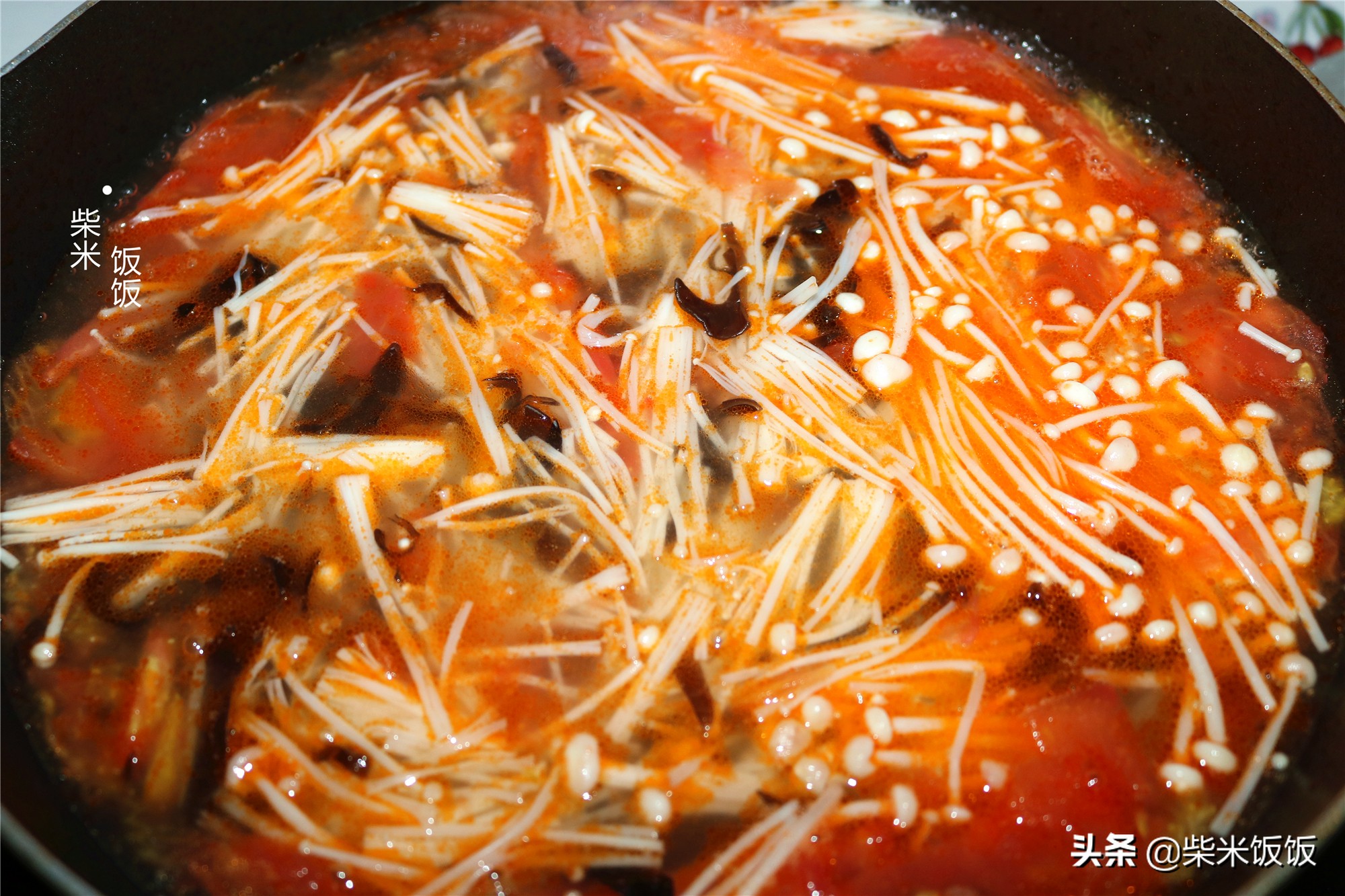三伏天，用这些食材来煮汤，营养丰富不油腻，晚餐吃最合适