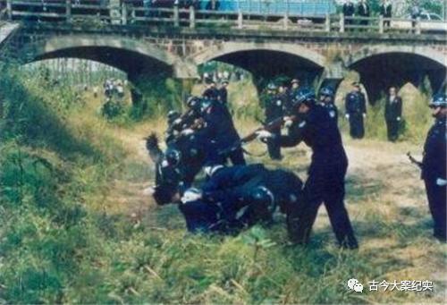 大案纪实：一天之内连杀27人，强奸5人