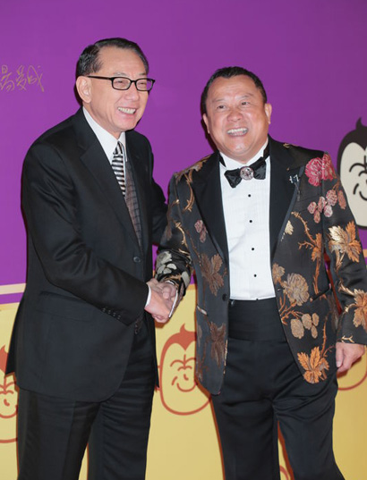 曾志伟在台前乱说话，一顿暴打缝了几十针，幕